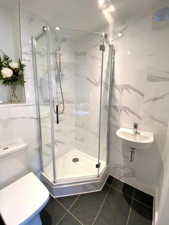 High Street, Stylish City Centre Apartment, 3 Bed Perth Exterior photo